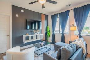 Peaceful 1BR Kierland Common, TPC Golf, Pool, Gym, W-D